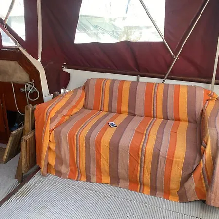 Botel Bateau Insolites Leucate