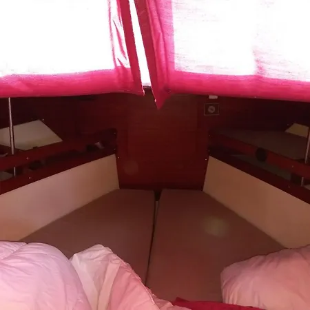 Bateau Insolites Botel *